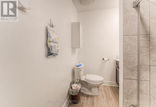 160 Westcourt Place, Waterloo, ON - Indoor Photo Showing Bathroom