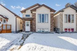 352 Parkview ST  Winnipeg, MB R3J 1S6