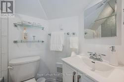 3rd floor ensuite - 