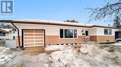 2703 MacEachern AVENUE  Saskatoon, SK S7J 1B4