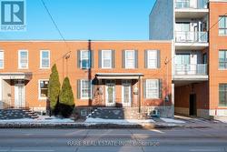 439 KENT STREET  Ottawa, ON K2P 2B4