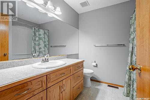 1335 Haslam Way, Saskatoon, SK - Indoor Photo Showing Bathroom