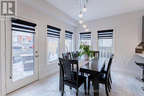 Eat-in kitchen dining area - 855 Oakcrossing Road, London, ON - Indoor Photo Showing Dining Room