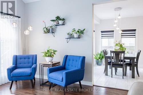 Bright and spacious living room - 855 Oakcrossing Road, London, ON - Indoor