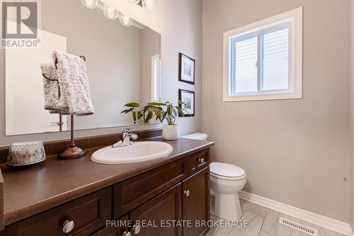 Spacious powder room off main level - 855 Oakcrossing Road, London, ON - Indoor Photo Showing Bathroom