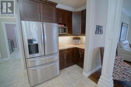 1792 Cedarpark Drive, London, ON - Indoor Photo Showing Kitchen