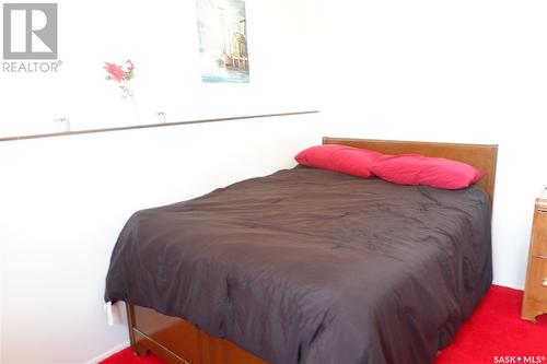 529 6Th Avenue E, Assiniboia, SK - Indoor Photo Showing Bedroom