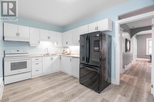 65 Beattie Avenue, London, ON - Indoor Photo Showing Kitchen