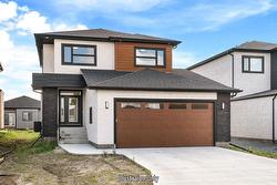 192 North Haven Way  Winnipeg, MB R2V 5G6