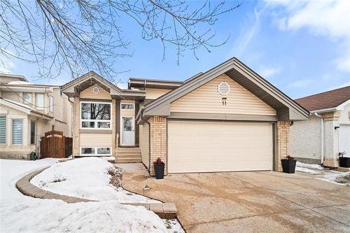 11 Eaglemere Dr, Winnipeg, MB 