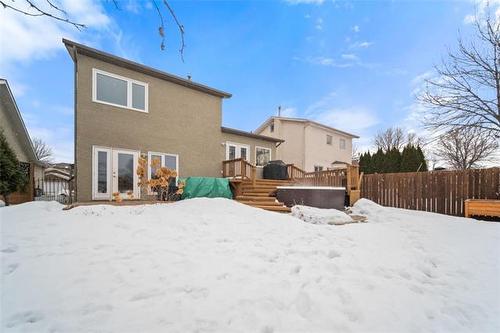 11 Eaglemere Dr, Winnipeg, MB 