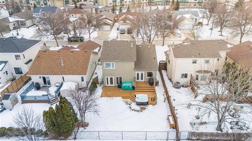 11 Eaglemere Dr, Winnipeg, MB 