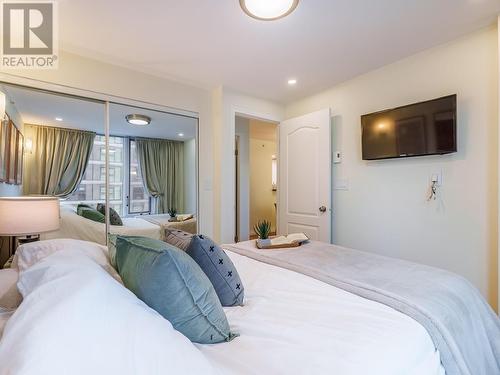 904 888 Pacific Street, Vancouver, BC - Indoor Photo Showing Bedroom