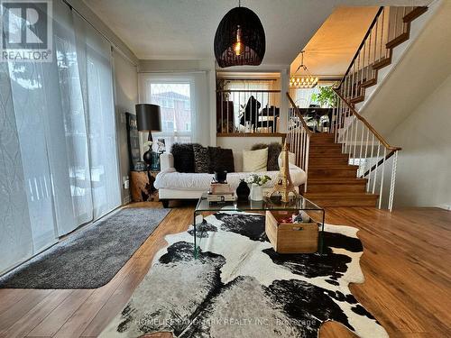 4119 Quaker Hill Drive, Mississauga, ON - Indoor Photo Showing Living Room