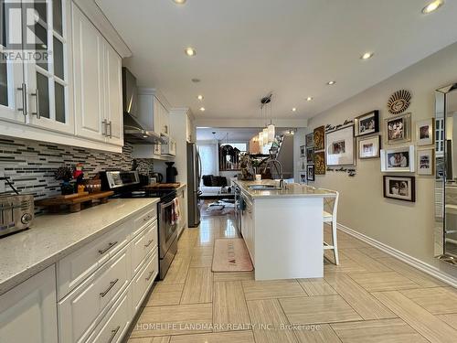 4119 Quaker Hill Drive, Mississauga, ON - Indoor Photo Showing Kitchen With Upgraded Kitchen