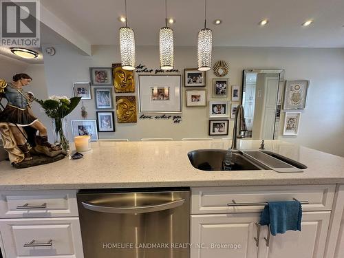 4119 Quaker Hill Drive, Mississauga, ON - Indoor Photo Showing Kitchen With Double Sink