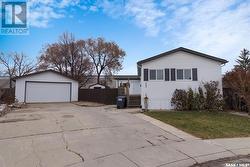 323 Leland PLACE  Saskatoon, SK S7H 5A3