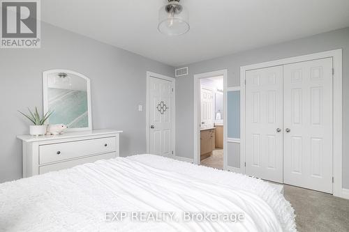 91 Valebrook Street, Kitchener, ON - Indoor Photo Showing Bedroom