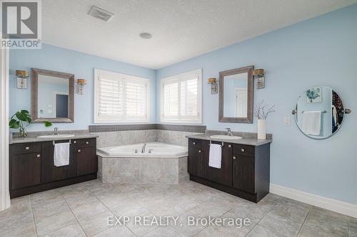 91 Valebrook Street, Kitchener, ON - Indoor Photo Showing Bathroom