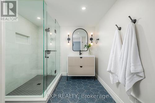 91 Valebrook Street, Kitchener, ON - Indoor Photo Showing Bathroom