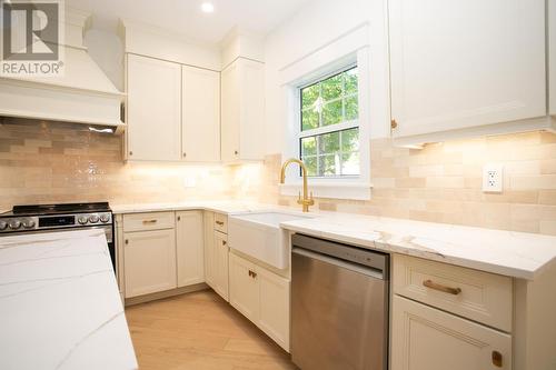 8 Bluffs Dr, Sault Ste. Marie, ON - Indoor Photo Showing Kitchen