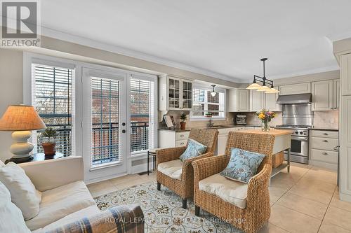 67 Jardin, Ottawa, ON - Indoor Photo Showing Living Room