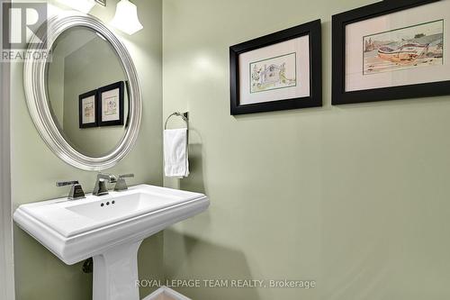 67 Jardin, Ottawa, ON - Indoor Photo Showing Bathroom