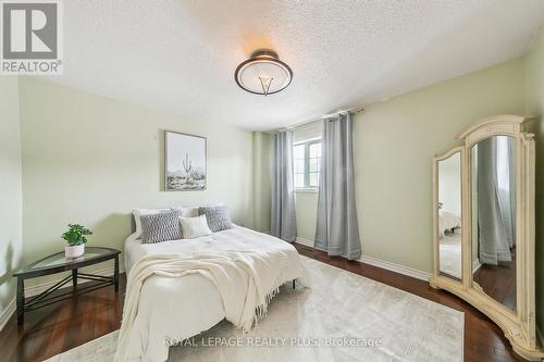 4143 Tapestry Trail, Mississauga, ON - Indoor Photo Showing Bedroom