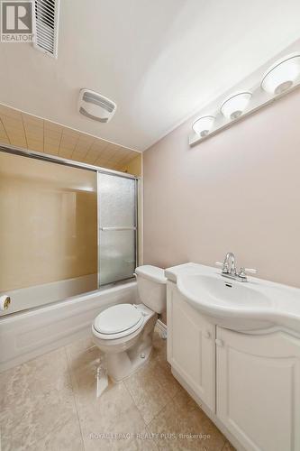 4143 Tapestry Trail, Mississauga, ON - Indoor Photo Showing Bathroom