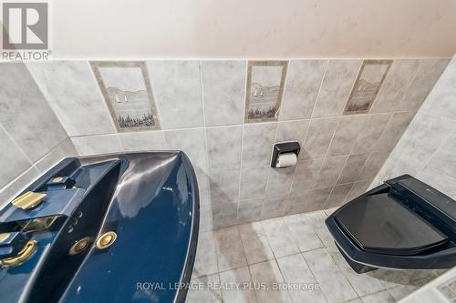 4143 Tapestry Trail, Mississauga, ON - Indoor Photo Showing Bathroom