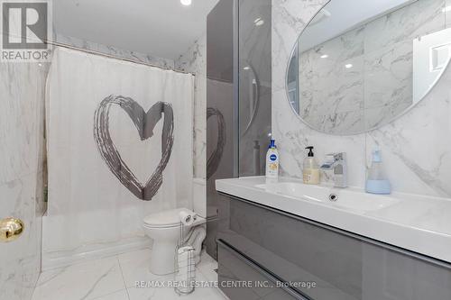 4155 Dursley Crescent, Mississauga, ON - Indoor Photo Showing Bathroom