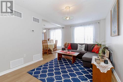 4155 Dursley Crescent, Mississauga, ON - Indoor Photo Showing Living Room