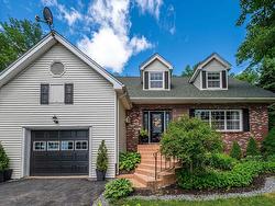 22 Wynn Castle Drive  Lower Sackville, NS B4E 2R5