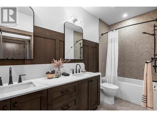 7000 Mcgillivray Lake Drive Unit# 12, Sun Peaks, BC - Indoor Photo Showing Bathroom