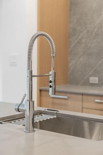 209-3409 Lakeshore Road, Kelowna, BC - Indoor Photo Showing Kitchen With Double Sink