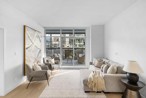 209-3409 Lakeshore Road, Kelowna, BC - Indoor