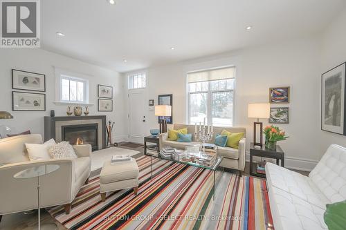 995 Wellington Street, London, ON - Indoor Photo Showing Living Room With Fireplace