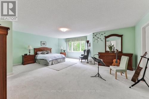 3952 Rolling Valley Drive, Mississauga, ON - Indoor Photo Showing Bedroom