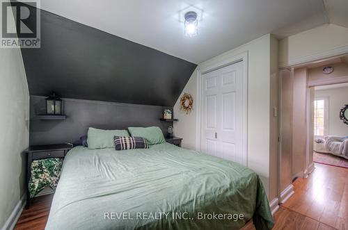 71 Garside Avenue N, Hamilton, ON - Indoor Photo Showing Bedroom