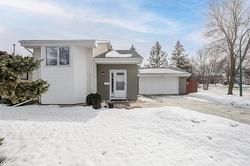 134 Goldthorpe CR  Winnipeg, MB R2N 3E4