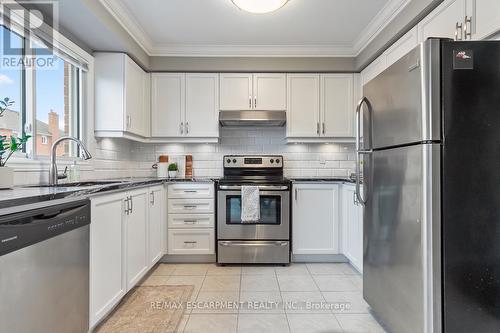 662 Julia Avenue, Burlington, ON - Indoor Photo Showing Kitchen With Stainless Steel Kitchen With Upgraded Kitchen