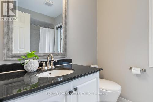 662 Julia Avenue, Burlington, ON - Indoor Photo Showing Bathroom