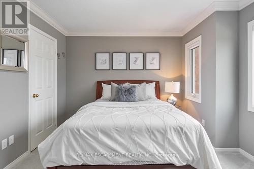 662 Julia Avenue, Burlington, ON - Indoor Photo Showing Bedroom