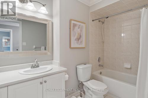 662 Julia Avenue, Burlington, ON - Indoor Photo Showing Bathroom