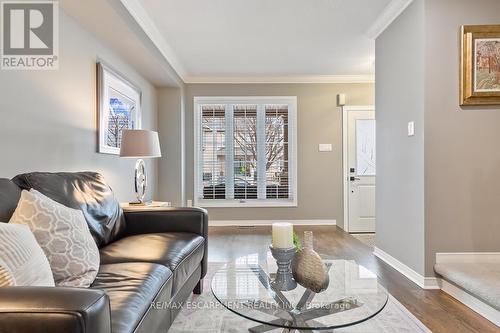 662 Julia Avenue, Burlington, ON - Indoor Photo Showing Living Room