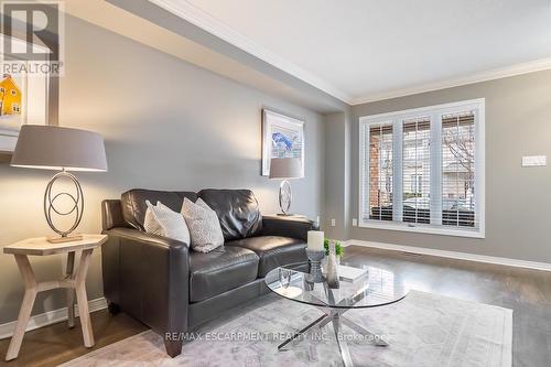 662 Julia Avenue, Burlington, ON - Indoor Photo Showing Living Room