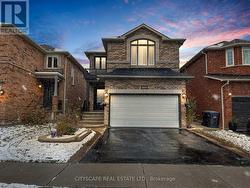 569 CLAYMEADOW AVENUE  Mississauga, ON L5B 4H9