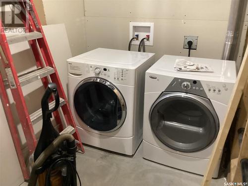 2454 Atkinson Street, Regina, SK - Indoor Photo Showing Laundry Room