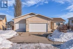 602 Carr CRESCENT  Saskatoon, SK S7S 1M2