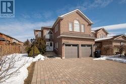 5587 WHIMBREL ROAD  Mississauga (East Credit), ON L5V 2J4